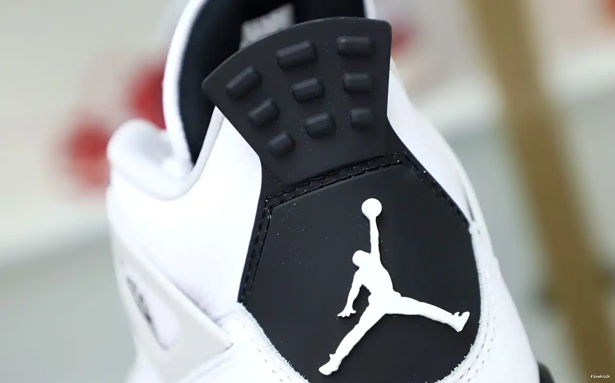 4 MILITARY JORDAN BLACK AIR 0326